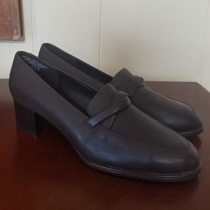 Vintage 90s Y2K g.wiz Heeled Loafers Dark Brown Julia Shoes Leather Upper 9M